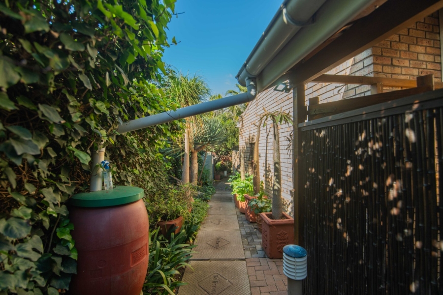 6 Bedroom Property for Sale in Bluewater Bay Eastern Cape
